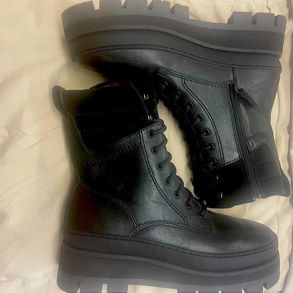 NWT-Clarks Leather Combat Boots